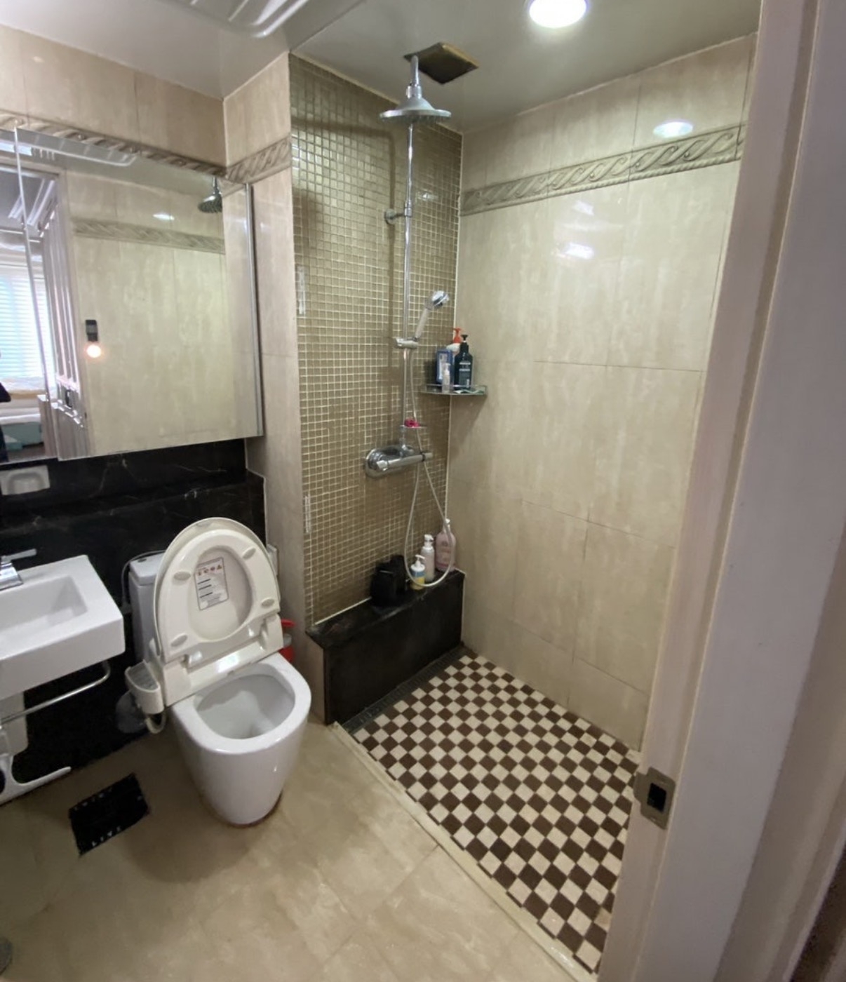 부천 파손 샤워부스 긴급철거 후