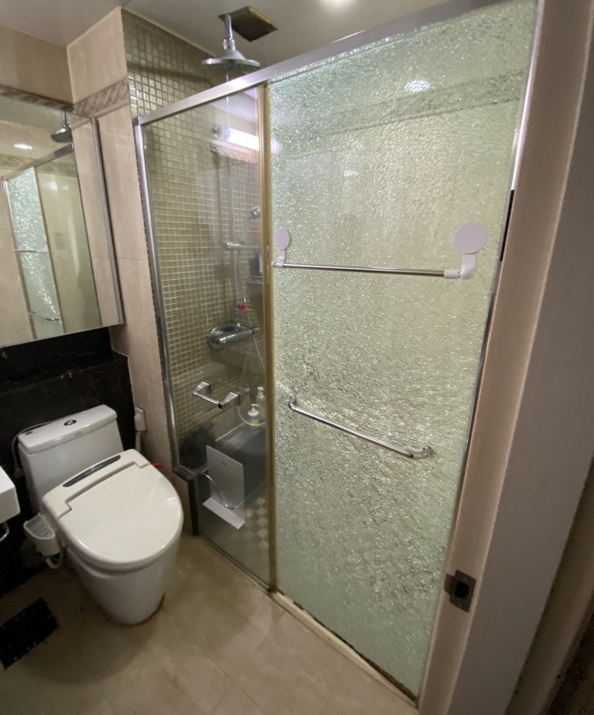 부천 파손 샤워부스 긴급철거 전