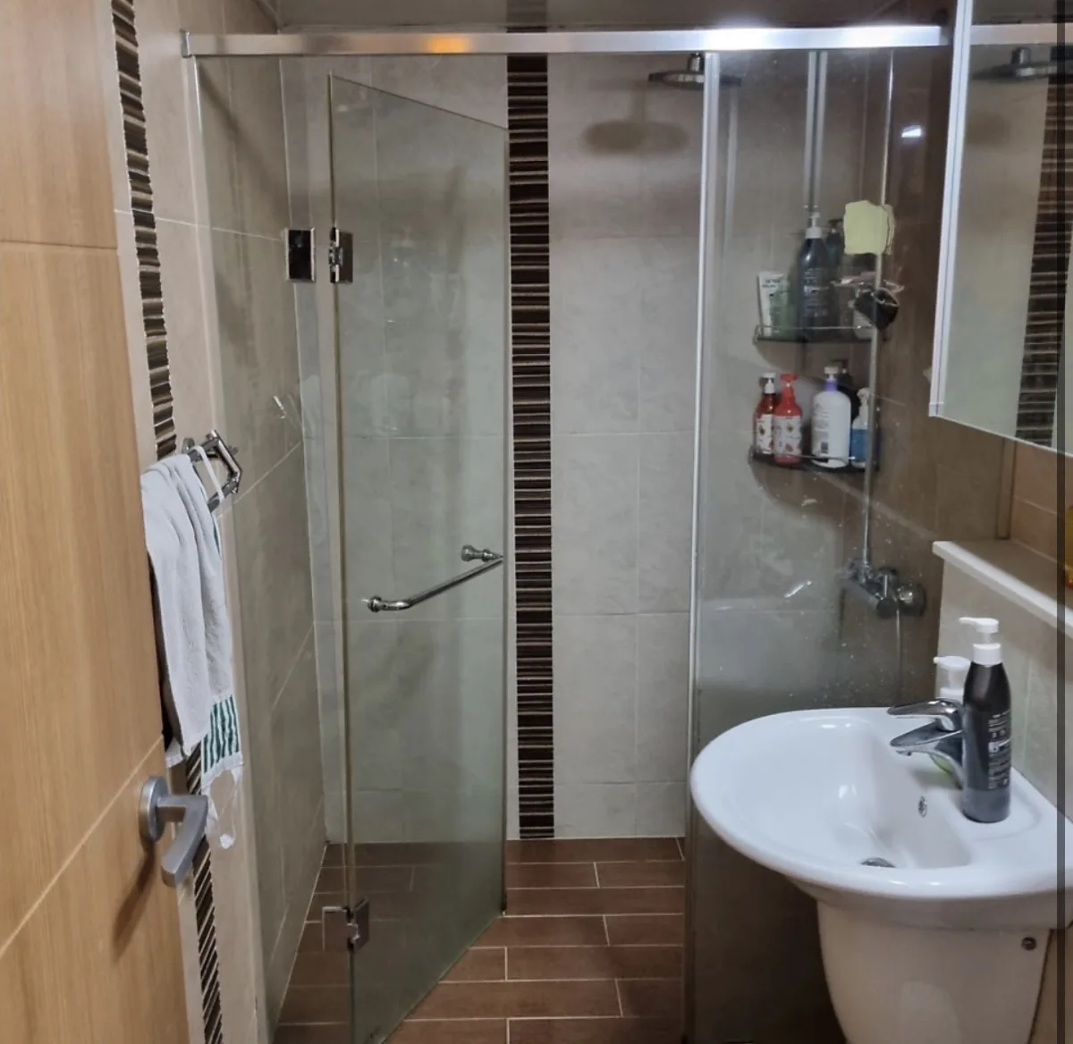 샤워부스 교체 전