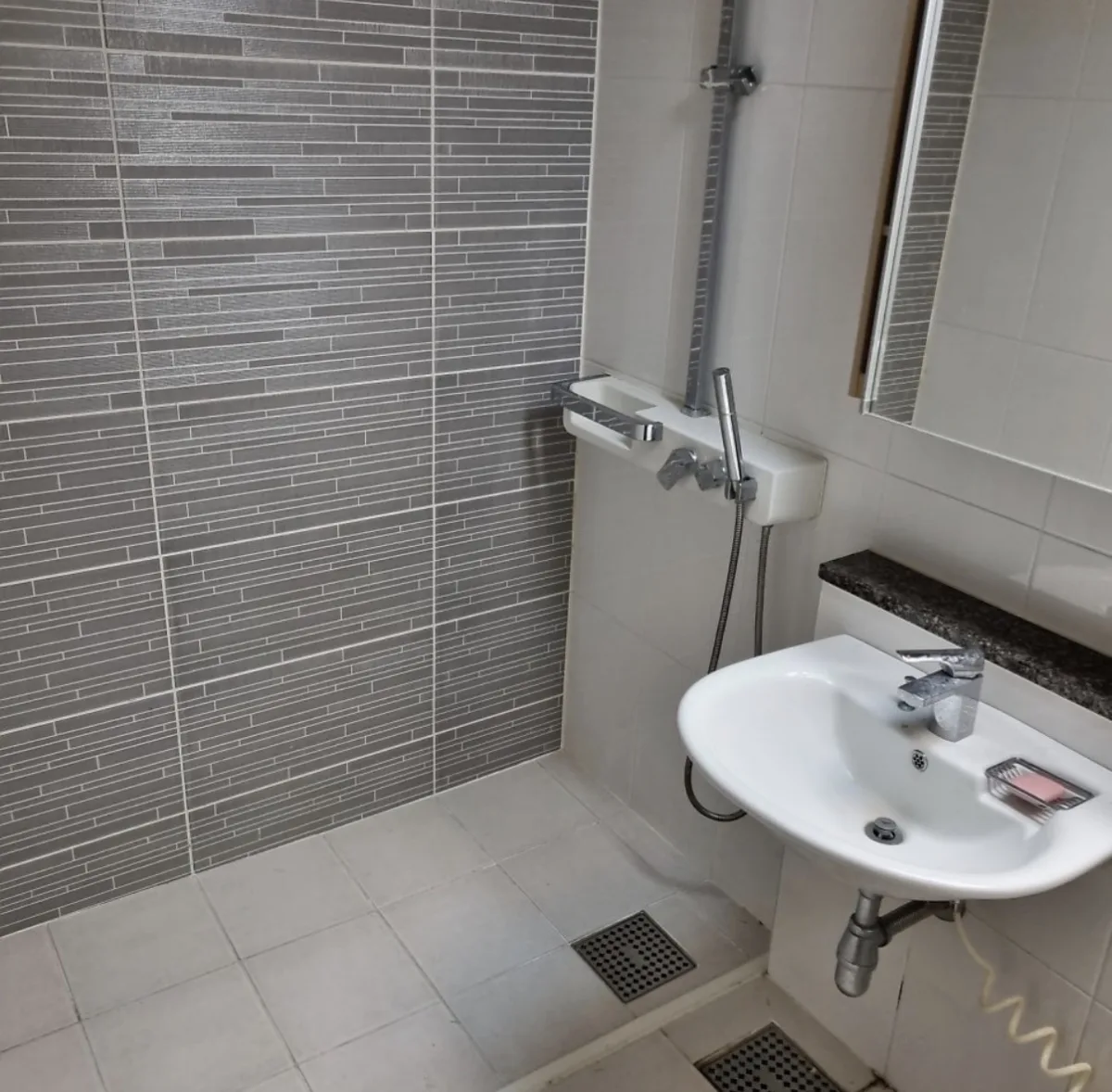 샤워부스교체 시공사례 - 슬라이딩 도어 교체