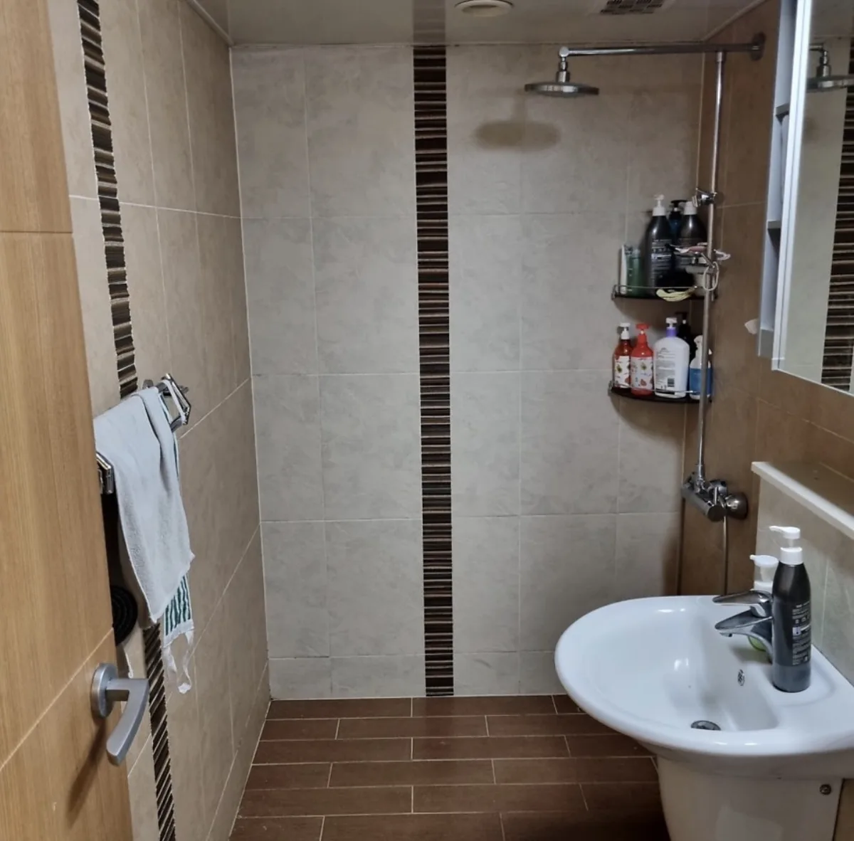 샤워부스교체 시공사례 - 코너형 교체