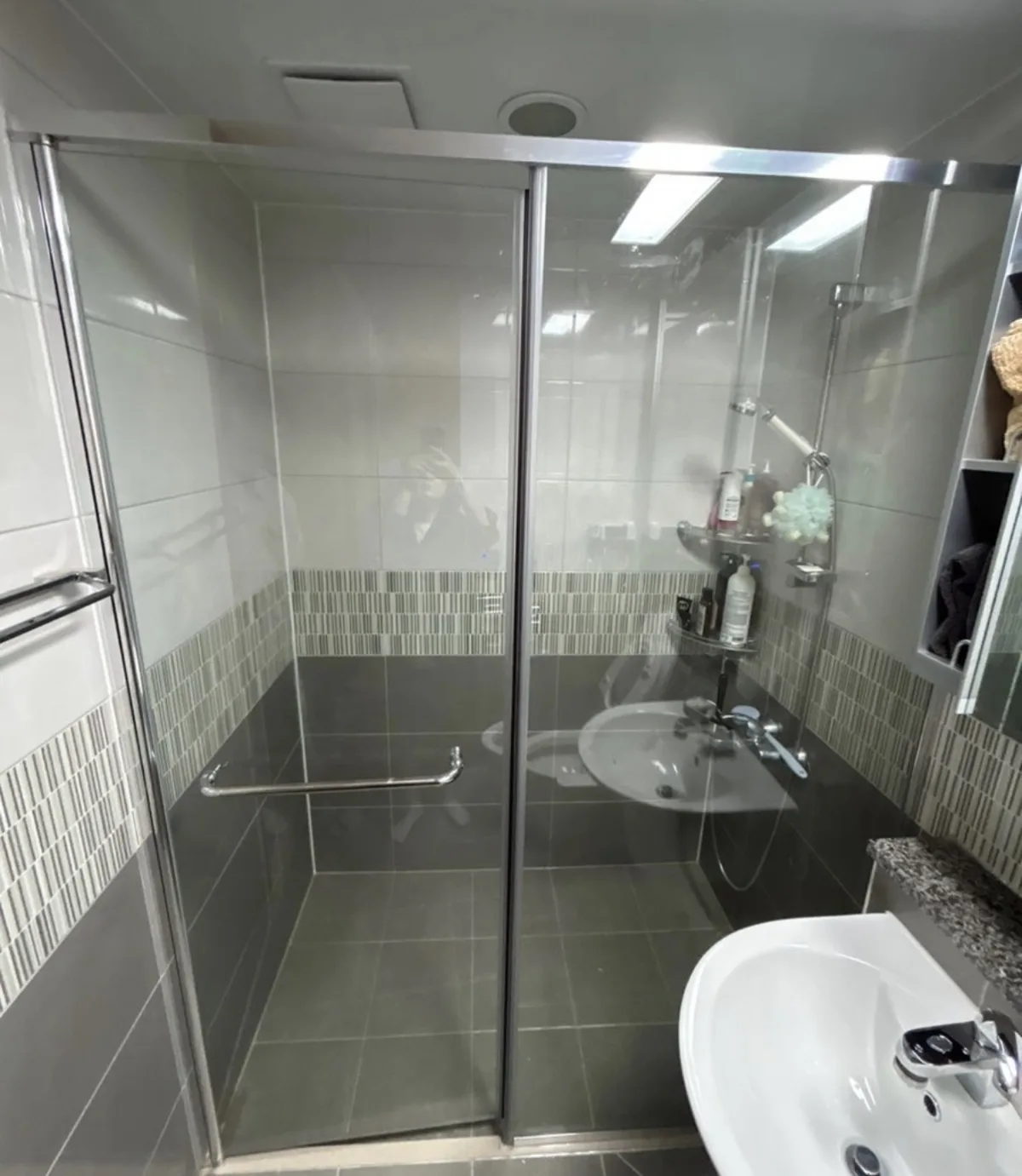 샤워부스교체 시공사례 - 프레임 부식 교체