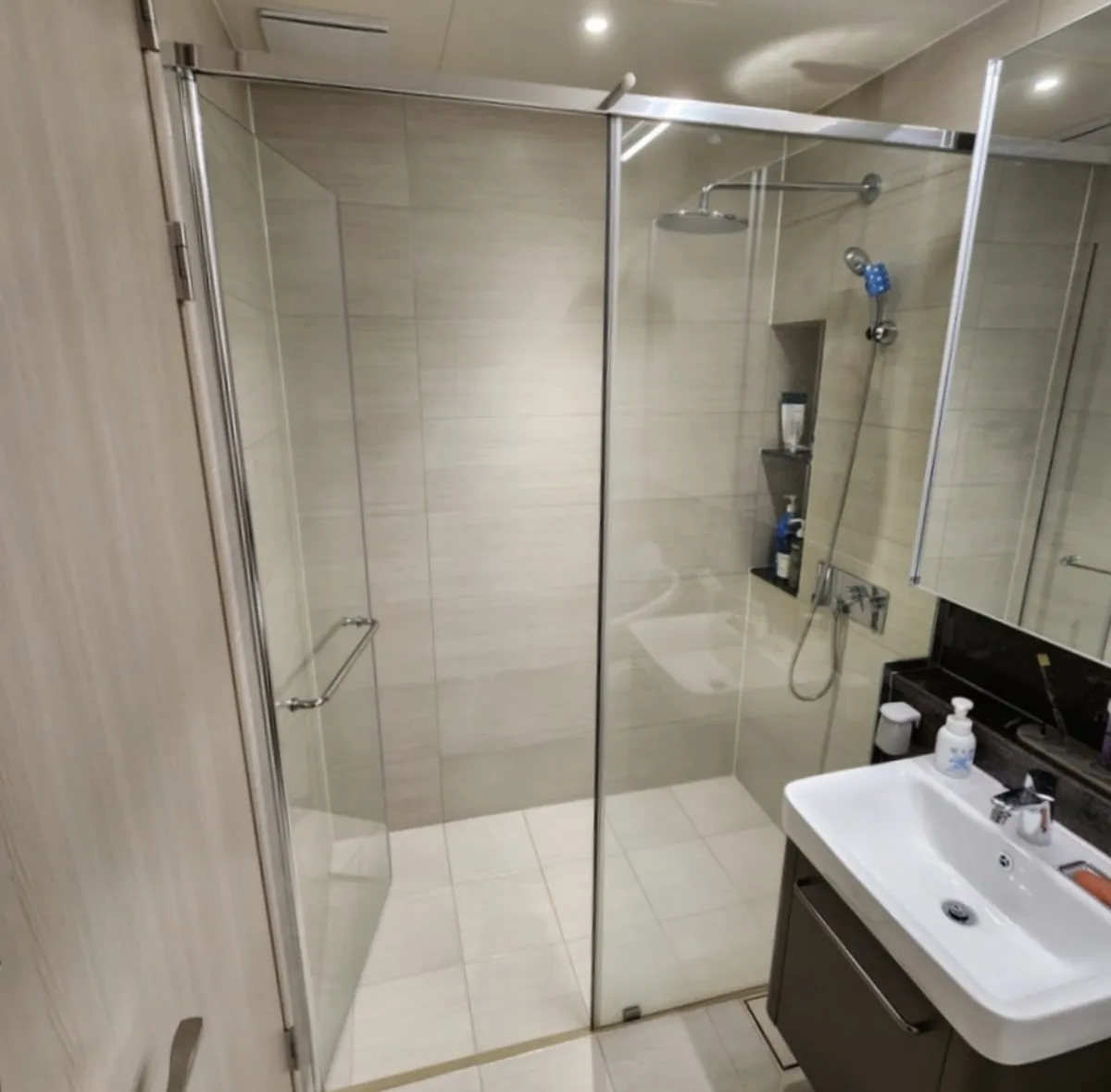 샤워부스시공 사례 - 슬라이딩 도어