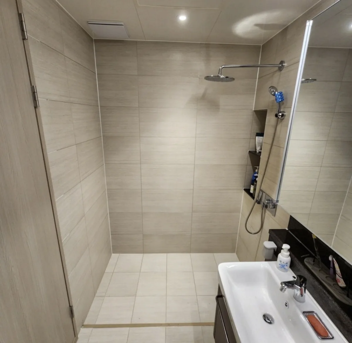 샤워부스수리 현장 - 누수 수리